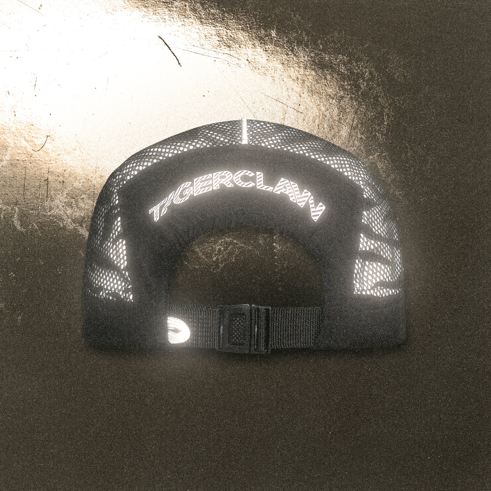 LUMEN8 - Strapback